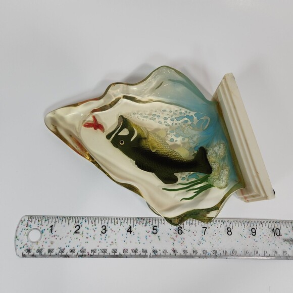 Vintage Bass Fish Figurine Reverse Painted Realistic Fly Fishing - Picture 7 of 8